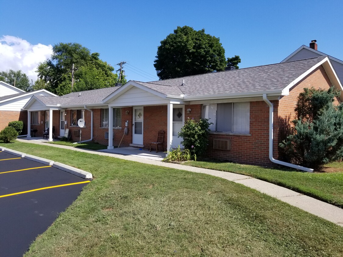 Gratiot Ct Unit Mount Clemens Mi Apartments In Mount