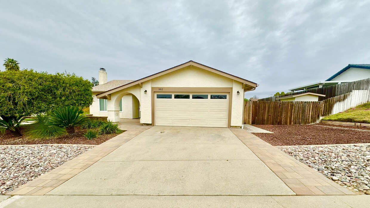 Nicely Updated Single Story Home In Fallbr Apartments In Fallbrook