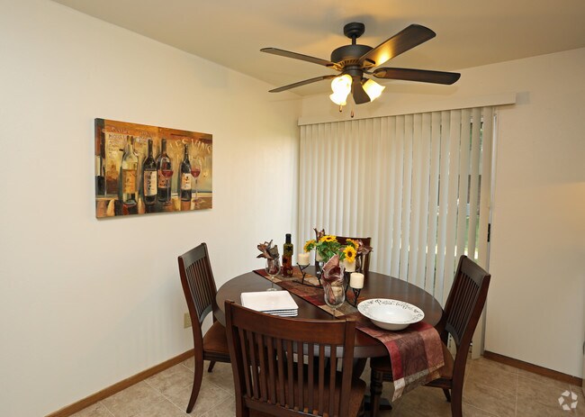 Woodridge Apartments and Townhomes Rentals - New Berlin, WI