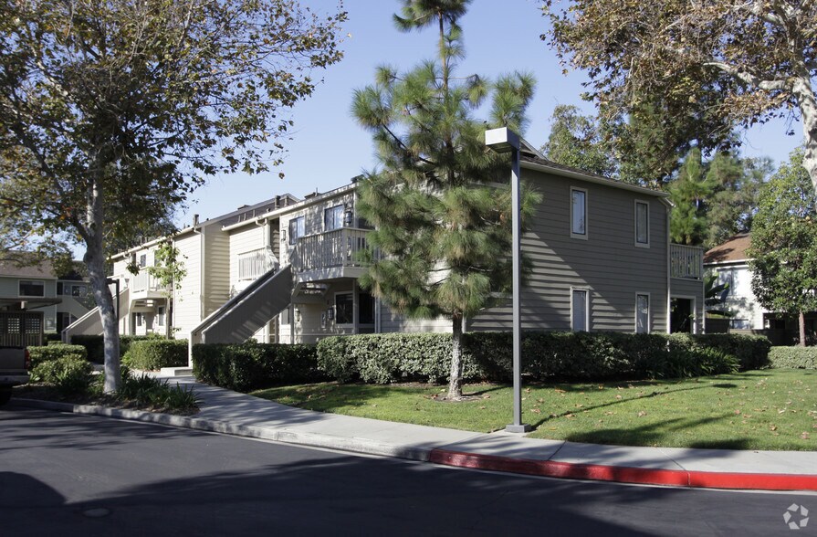 Windwood Knoll Apartment Homes Rentals Irvine, CA