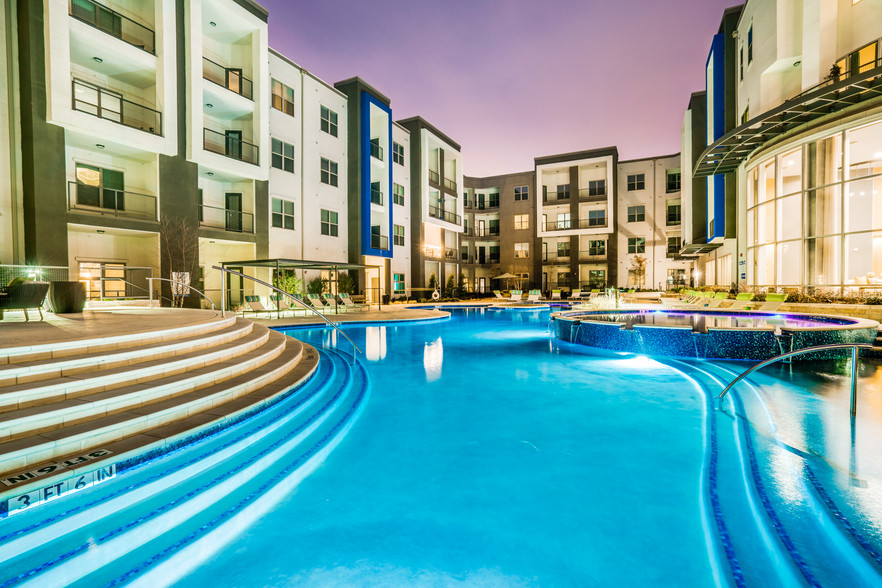 Maple District Lofts Rentals Dallas TX Apartments