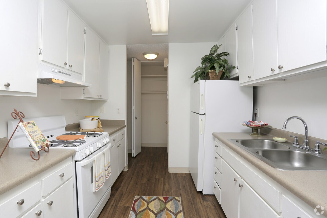 canyon rim apartments apartments