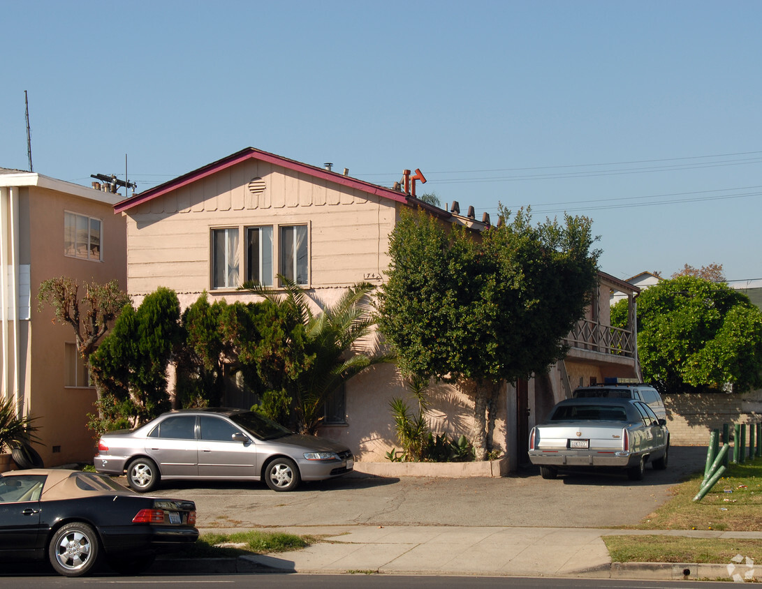 1743 S La Brea Ave Los Angeles CA 90019 Apartments In Los Angeles