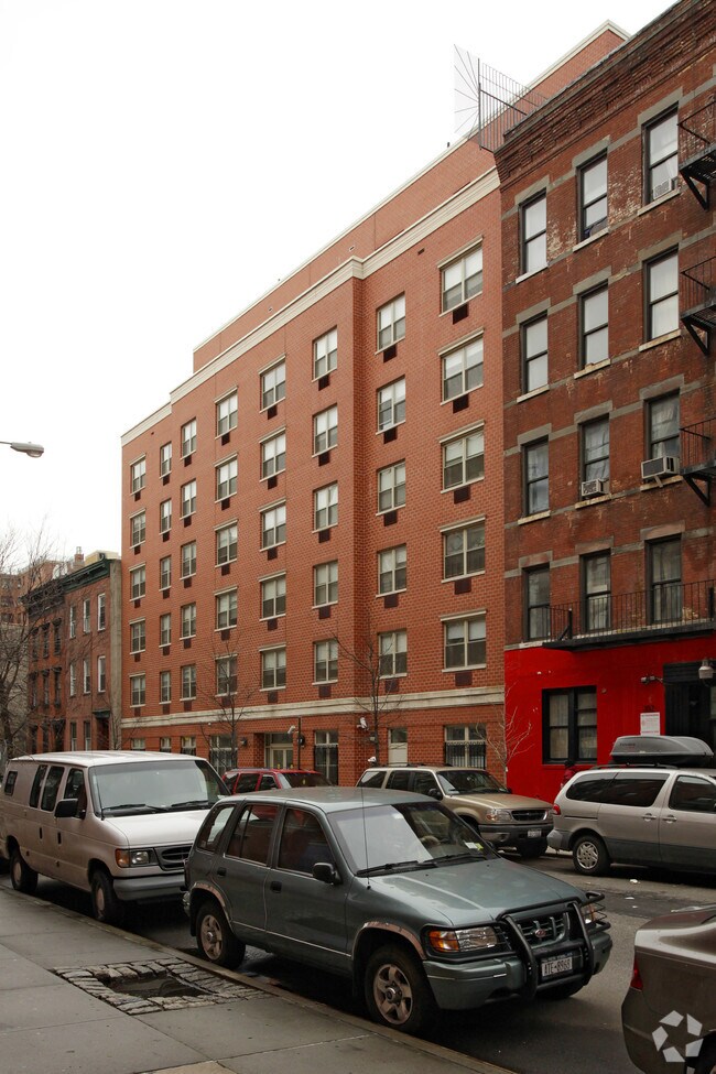 Harry and Weinberg Residence Rentals New York, NY