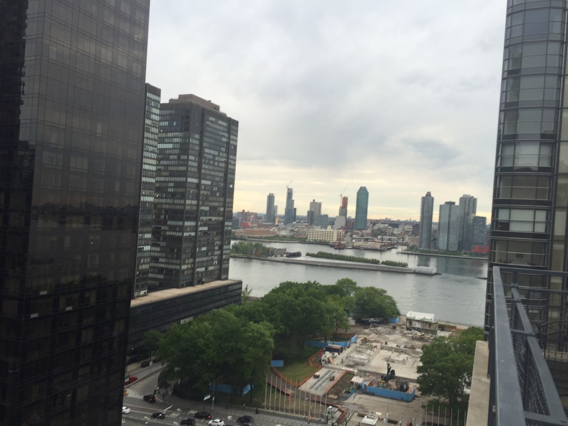 E Th St New York Ny Condo For Rent In New York Ny