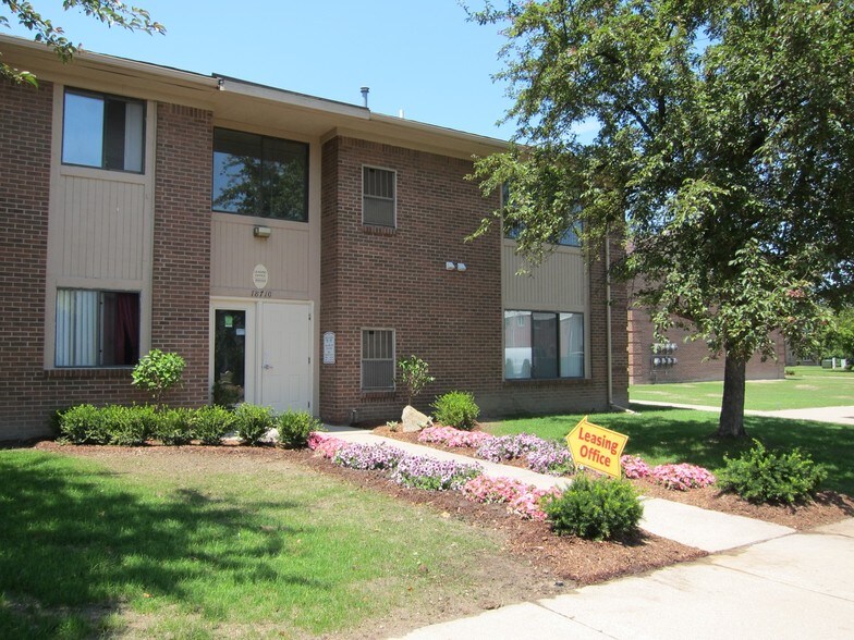 Tanglewood Apartments Rentals Woodhaven, MI
