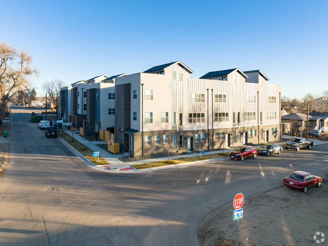 Benton Street Townhomes Townhomes For Rent Lakewood Co Apartments