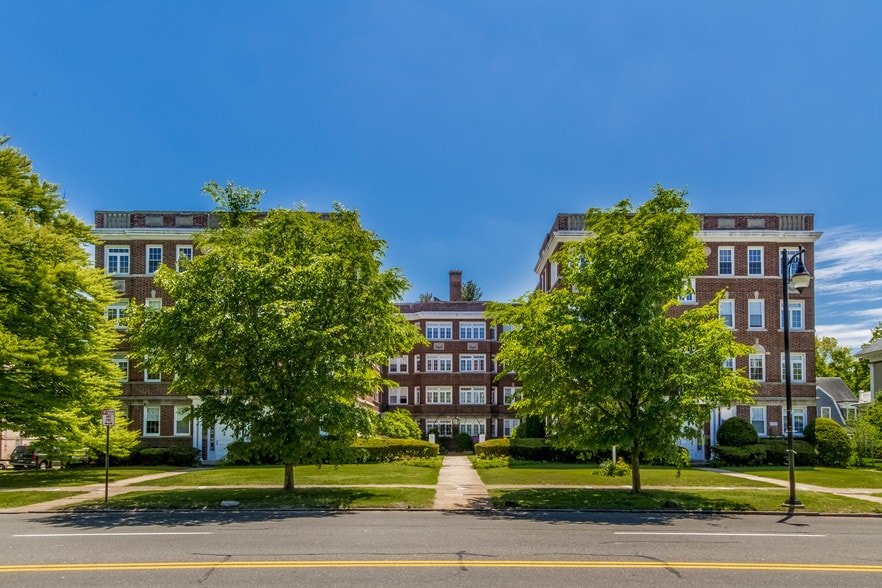 133 Sumner Ave Springfield, MA 01108 Rentals Springfield, MA