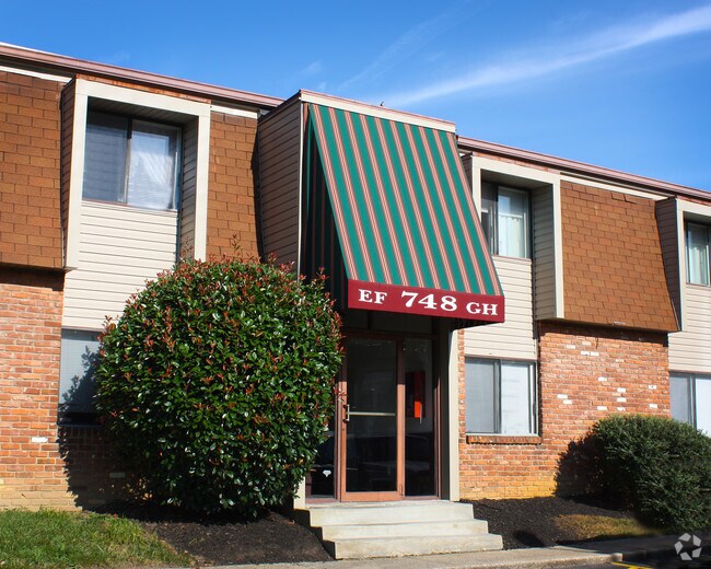 We're here to help: Find listings related to Chase Bank in Cincinnati on appzdnatw.cf See reviews, photos, directions, phone numbers and more for Chase Bank locations in Cincinnati, OH. Start your search by typing in the business name below.