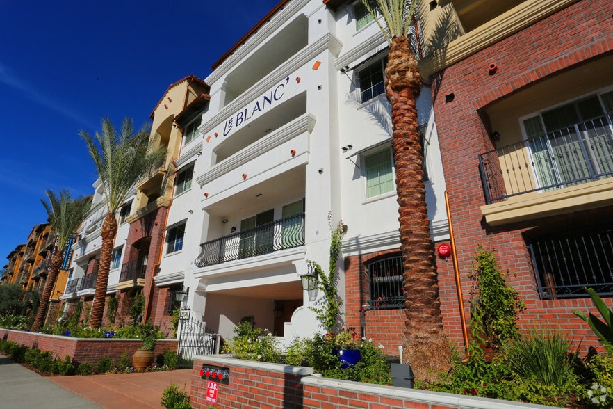 Le Blanc Apartment Homes Rentals Canoga Park, CA