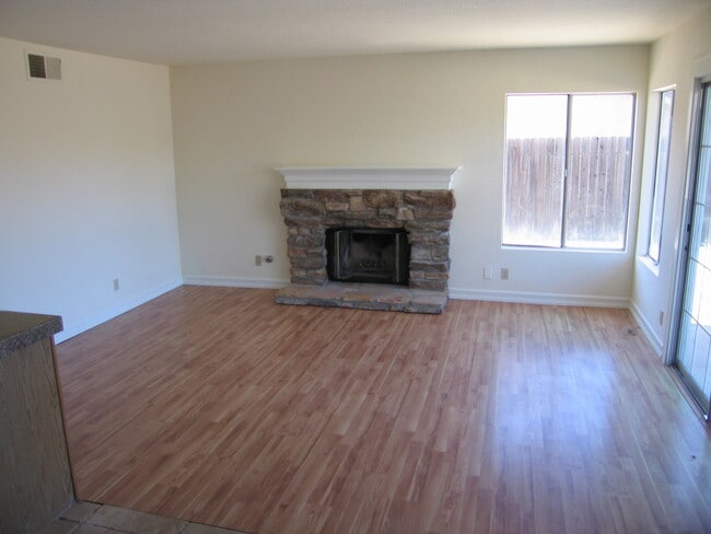 Photo - 4 BEDROOM IN THE RANCH House