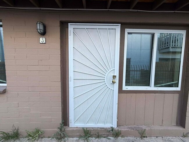 Building Photo - 5425 E 30th St