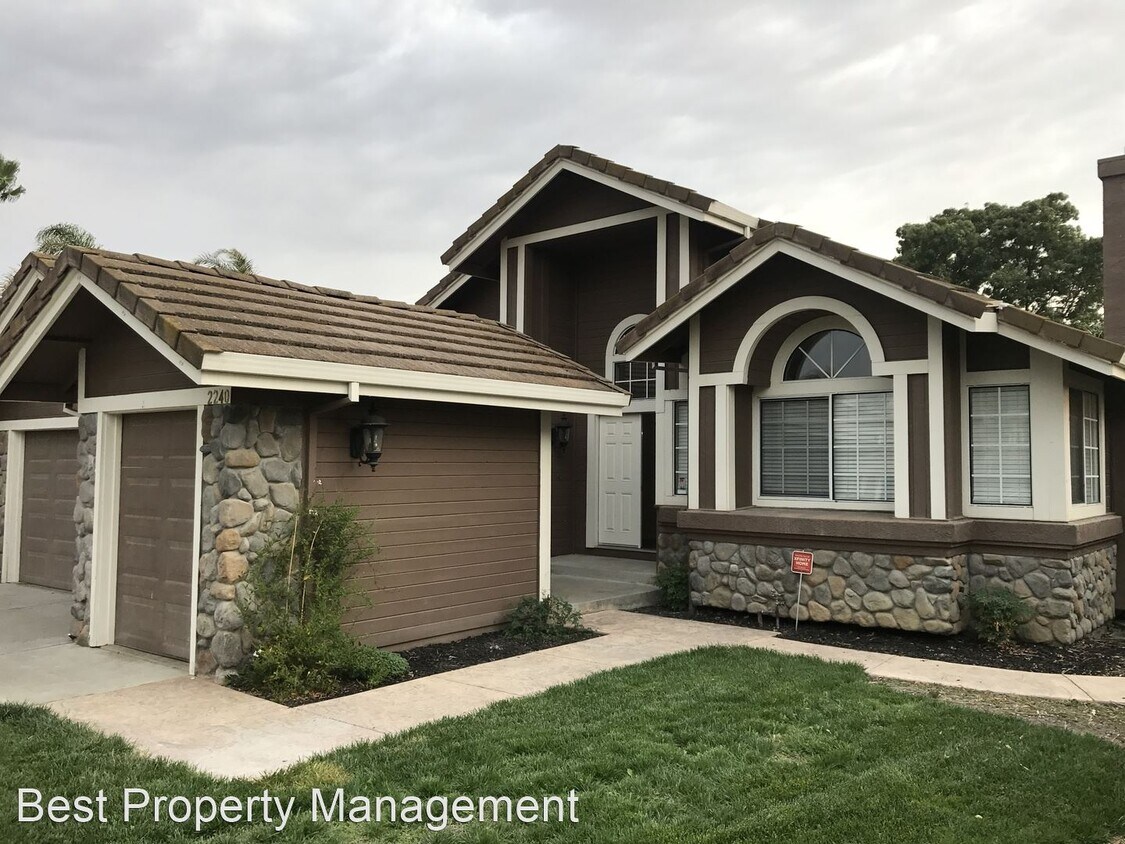 Foto principal - 3 br, 2 bath House - 2240 Colonial Ct
