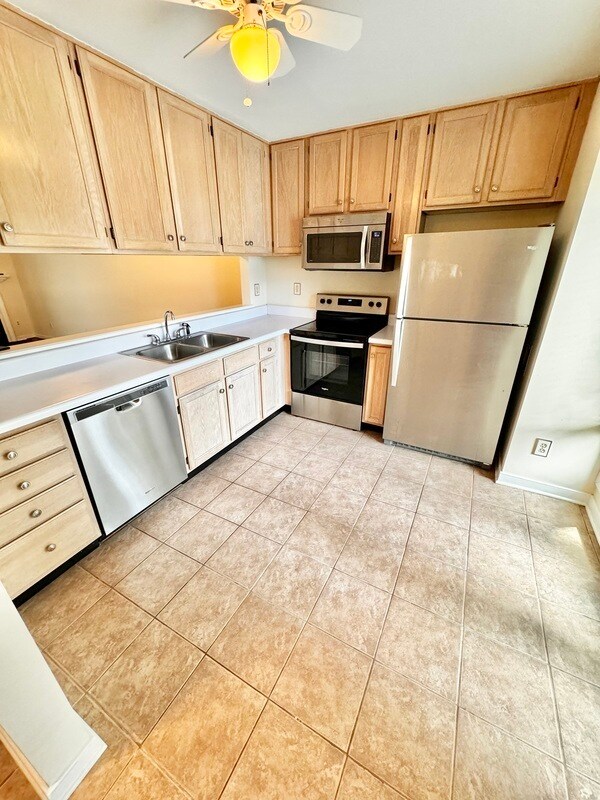 Building Photo - 2701 Schooner Ct