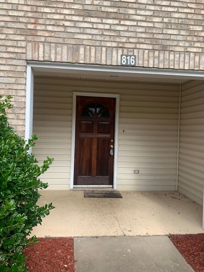Foto del edificio - 3 Bedroom Townhome
