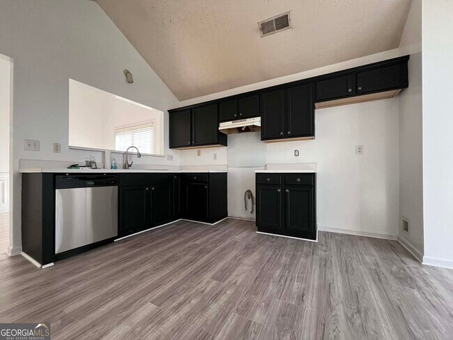 Foto del edificio - 2400 Miller Oaks Cir