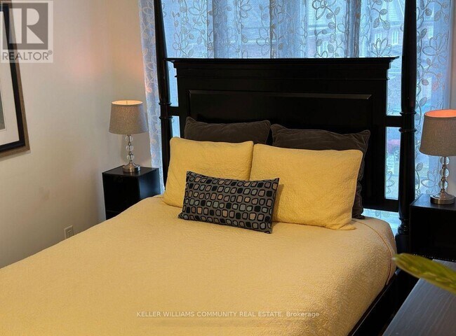Photo du bâtiment - 50 Lakebreeze Dr