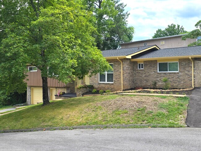 Building Photo - 3406 Gail Dr