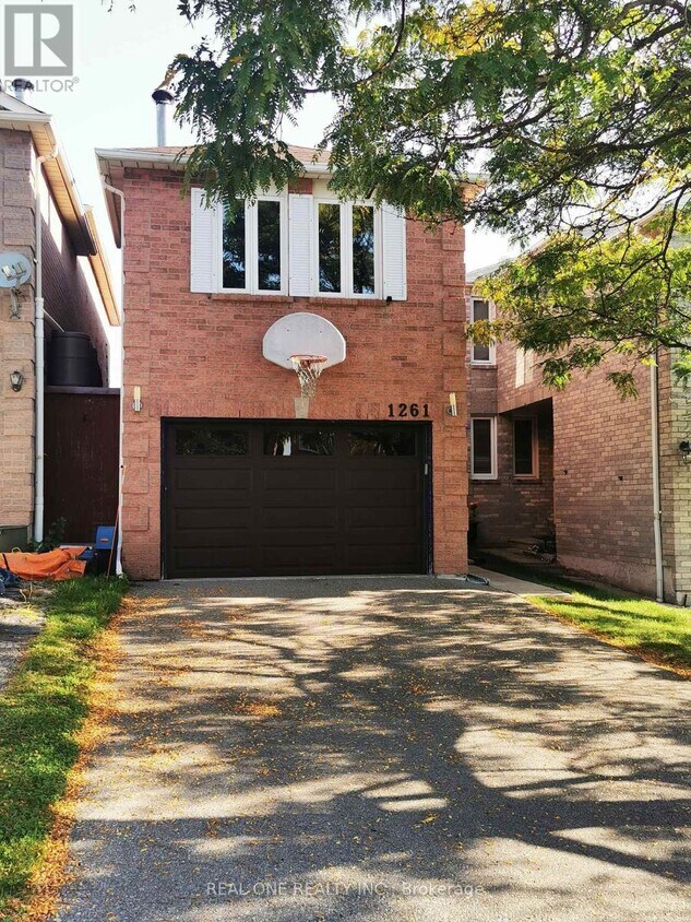 Primary Photo - 1261 Valerie Crescent