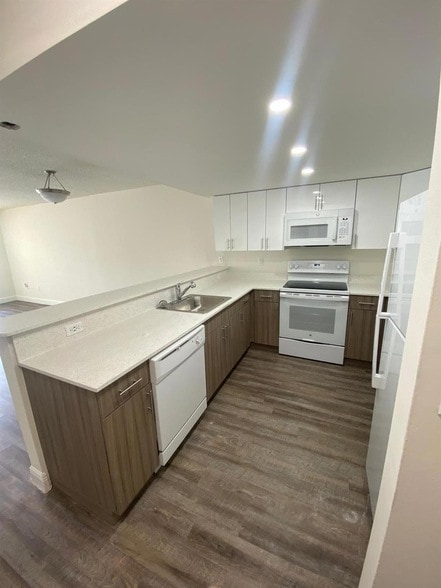 Photo - 18335 NW 68th Ave Apartment