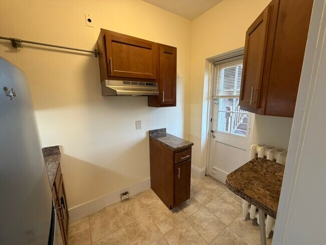 Foto del edificio - 183 Winthrop Rd