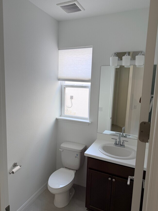 Foto del edificio - 15077 Shady Palms Ln