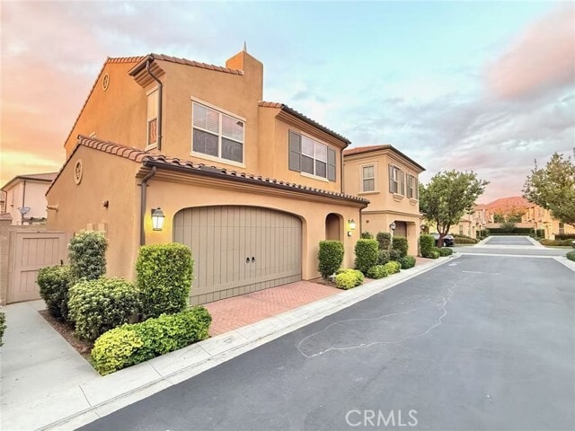 Building Photo - 30 Diamond