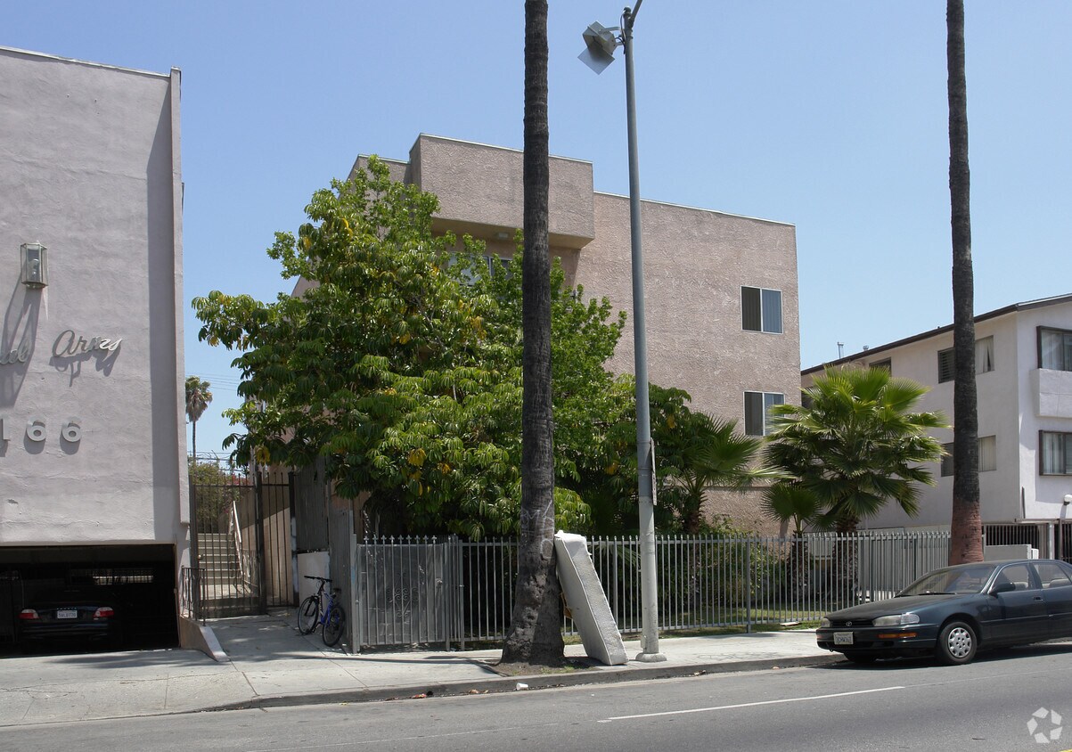 Building Photo - 158 N Normandie Ave