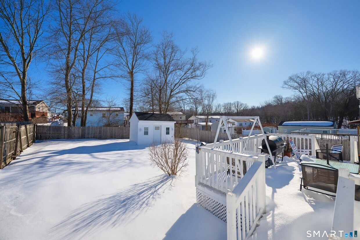 Foto del edificio - 166 Rangely St