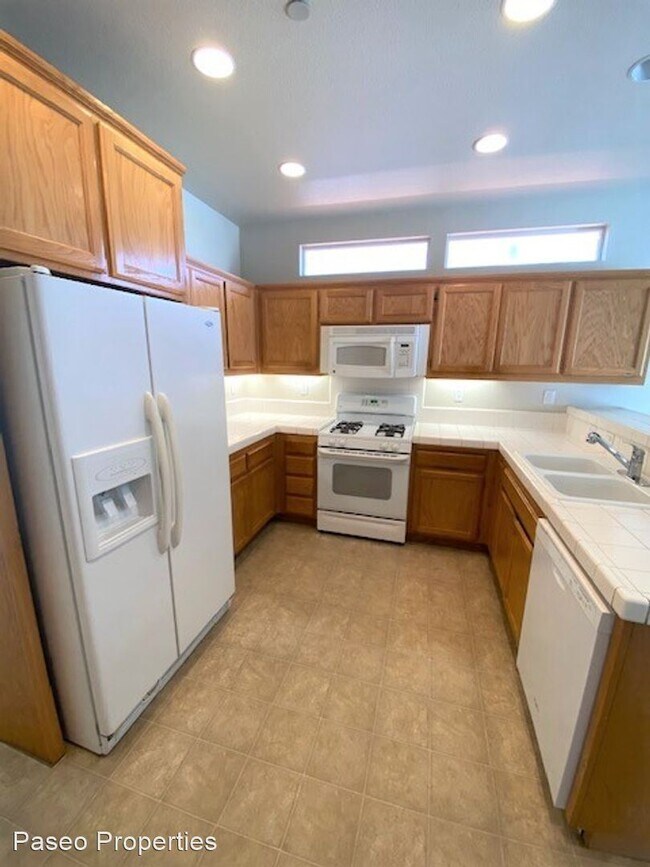 Building Photo - 3 br, 2 bath House - 1262 Seghesio Way