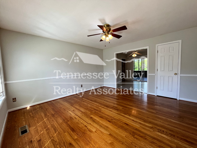 Building Photo - STUNNING 3 BED/2 BATH with Amazing Outdoor...