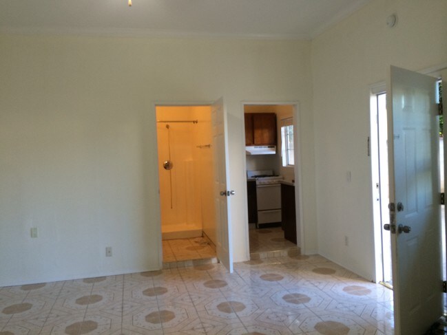 Dormitorio 1 - 11505 Hatteras St