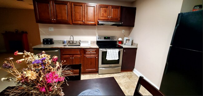 Building Photo - 15217 Lions Den Rd