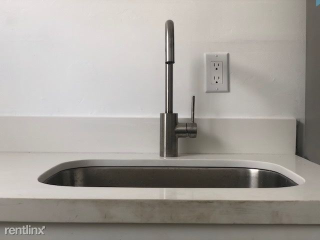 Foto del edificio - 1 br, 1 bath Apartment - 235 79th St