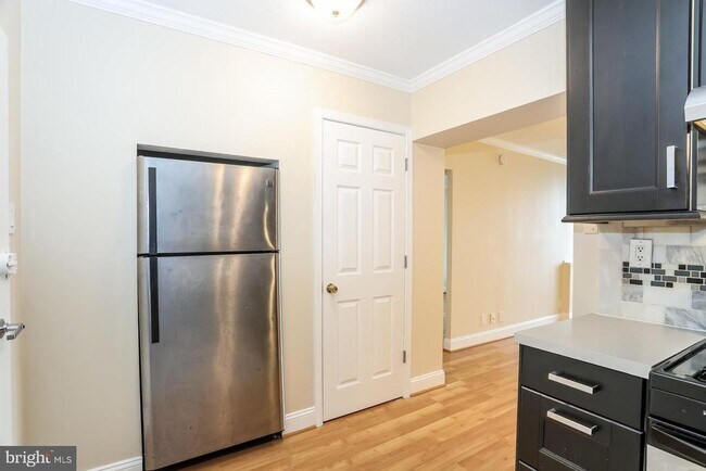 Foto del edificio - 240 M St SW