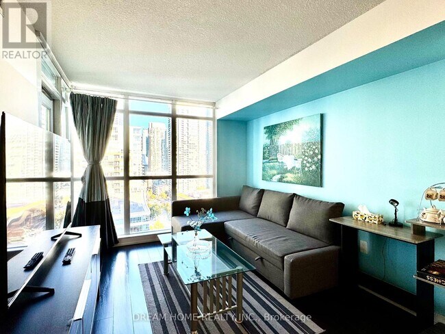 Photo du bâtiment - 151 Dan Leckie Way