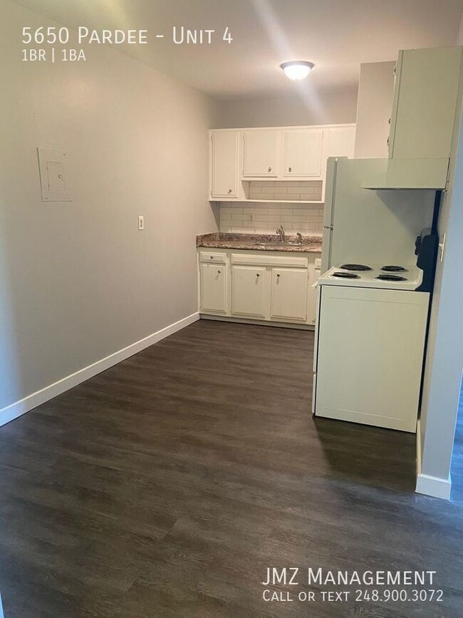 Building Photo - 5650 Pardee-Unit 4