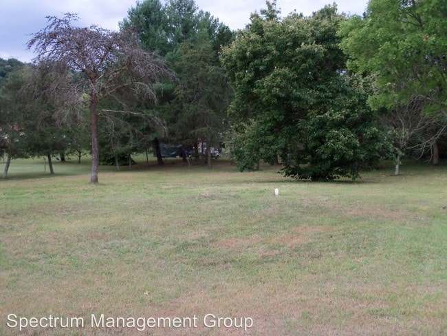 Building Photo - 2160 Kingswood Dr