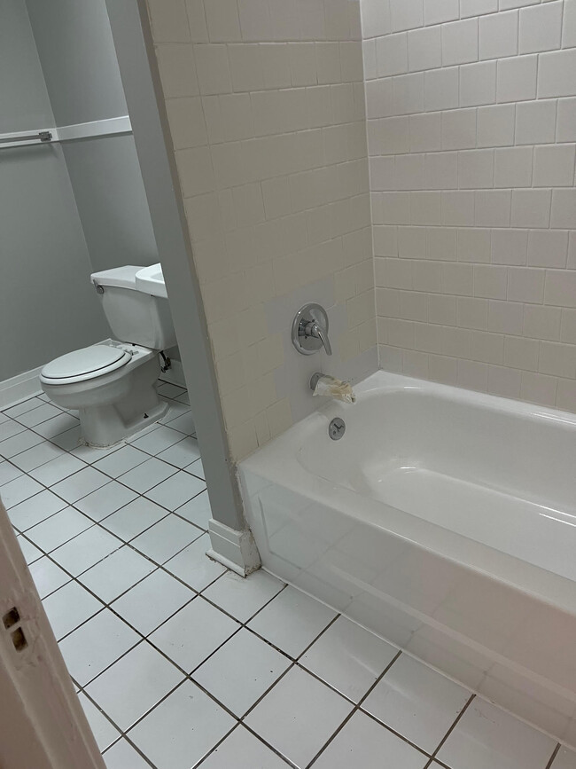 Bathroom photo 1 - 3743 W Grace St