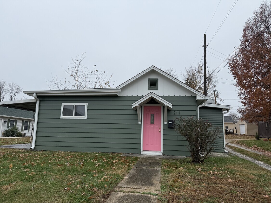 Foto principal - 211 E Park St