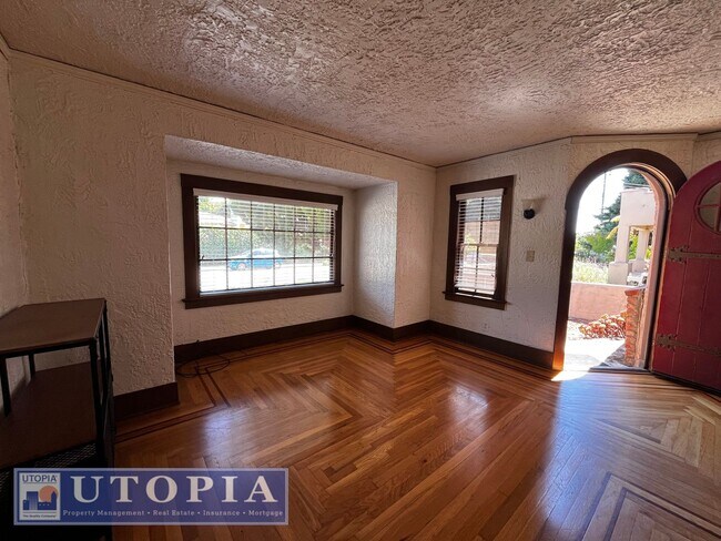Foto del edificio - Charming 3 Bedroom, 1.5 Bathroom close to ...
