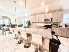 Building Photo - 6 Log House Ct