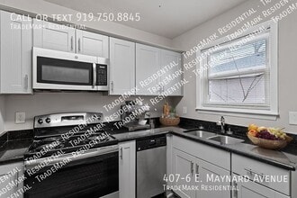Building Photo - 407 E Maynard Ave