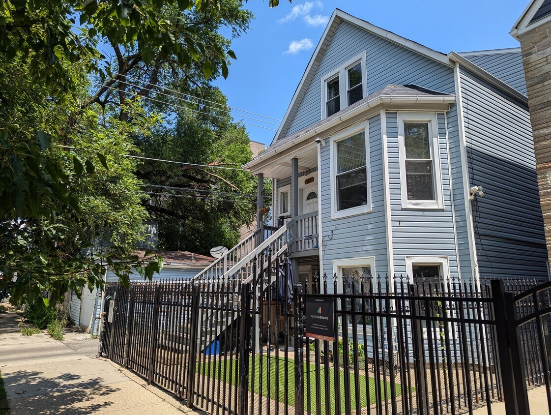 Foto principal - 3145 N Monticello Ave