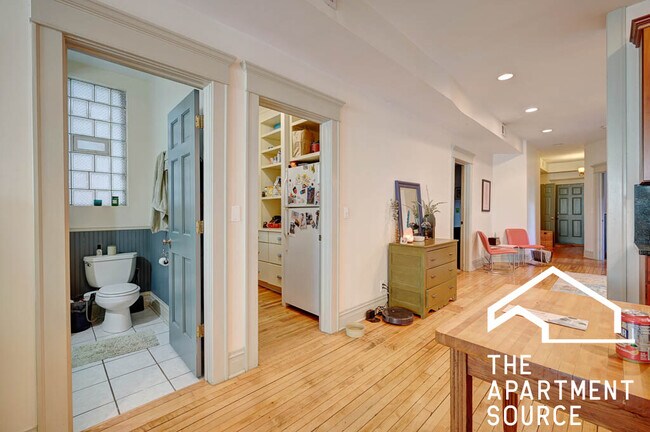 Foto del edificio - 882 N Marshfield Ave