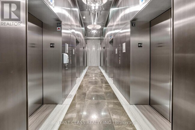 Photo du bâtiment - 100 Harbour St