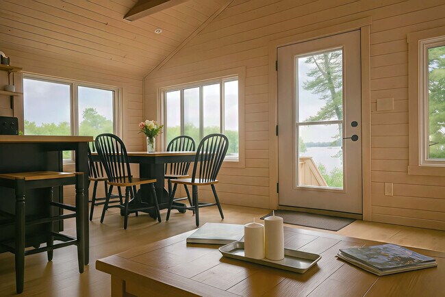 Photo du bâtiment - 100 Sand Bay Rd