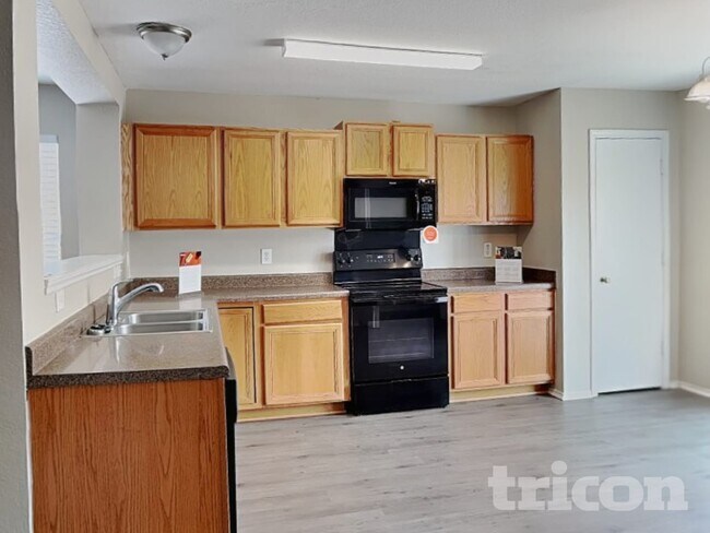 Foto del edificio - 7307 Circle Farm