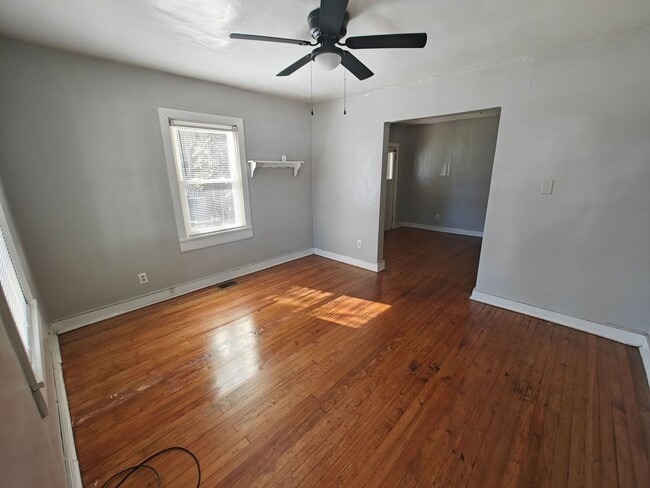 Building Photo - 2 bedroom home