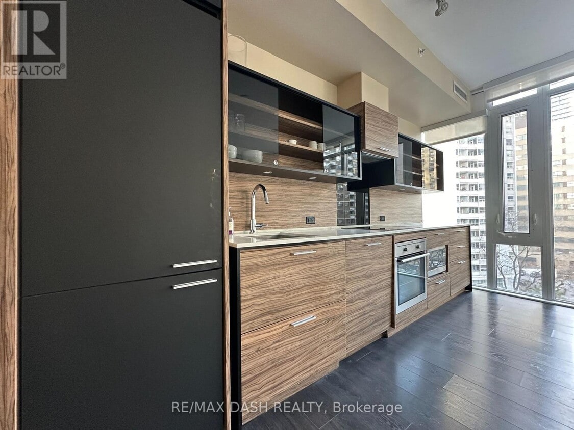 Photo principale - 75-675 St Nicholas St